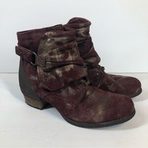Merrell Shiloh Burgundy Gold Cuff Booties Distressed Boots 9.5